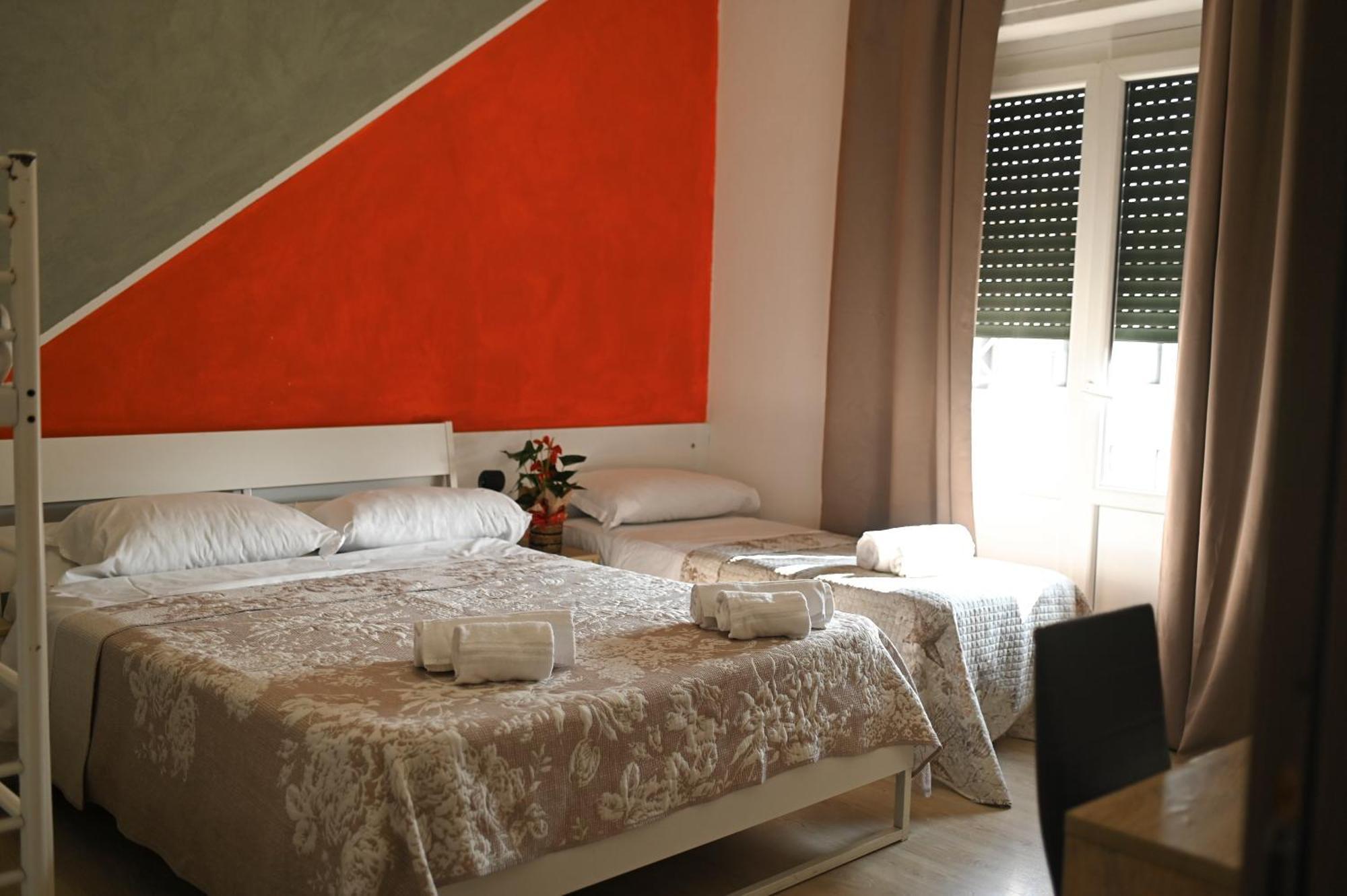 La Gloria Rho Private Rooms Only Exteriör bild